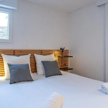 Lovely Fully Renovated T2 For 4 People Prime Location Apartment *