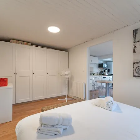 Lovely Fully Renovated T2 For 4 People Prime Location Apartment