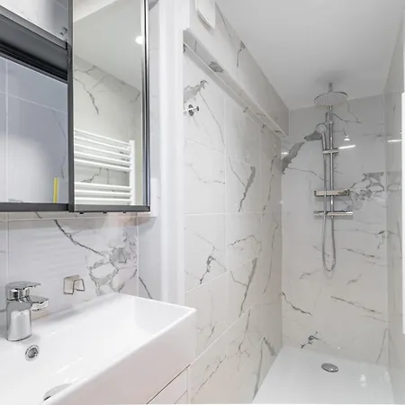 Lovely Fully Renovated T2 For 4 People Prime Location * Arcachon