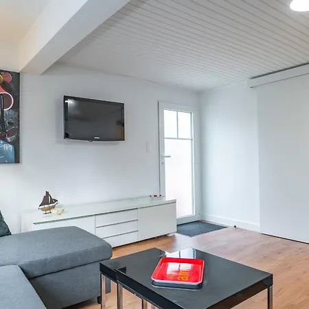 Apartment Lovely Fully Renovated T2 For 4 People Prime Location